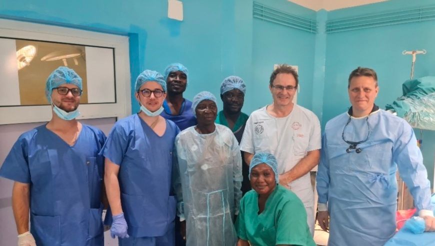 Réussite de la première implantation de pacemaker à N'Djaména grâce à la coopération tchado-hongroise