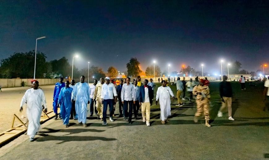 Tchad : 10 000 lampadaires solaires seront installés gratuitement à N'Djamena
