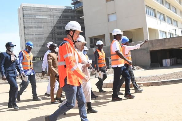 Tchad : Le ministre des Infrastructures inspecte les chantiers de SOGEA SATOM à N'Djaména