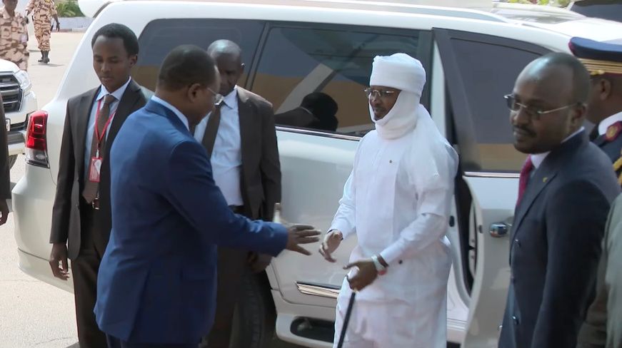 Le président tchadien se rend à Abu Dhabi sur invitation de son homologue émirati