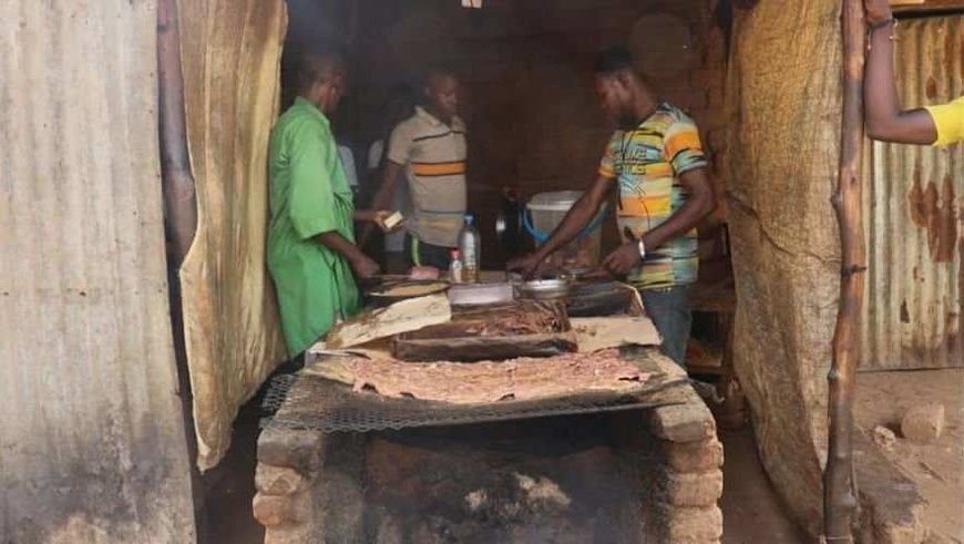 Tchad : la manipulation de l’argent avec les aliments, une problématique de santé publique