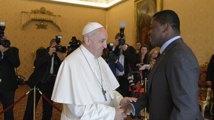 Le Pape et le président togolais Faure Gnassingbé, le 29 avril 2019 au Vatican. Image : Vatican News