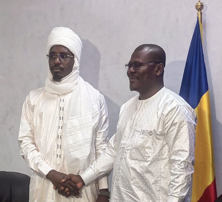 Tchad : ​Le président de la CNDH félicite un citoyen pour un acte de grande honnêteté