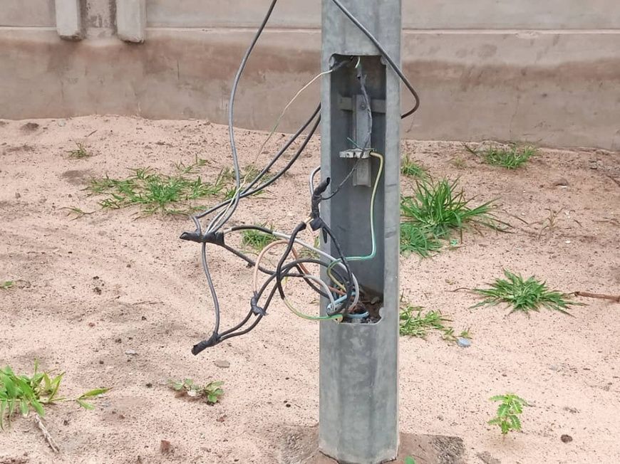 Câbles électriques sur la voie publique : le gouvernement ordonne des mesures urgentes à N’Djamena