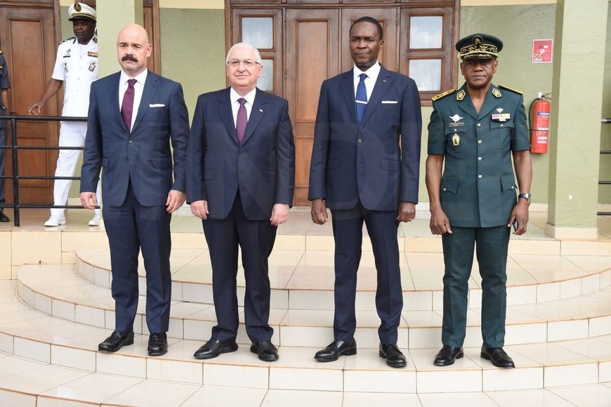 Cameroun : Le Ministre de la défense reçoit son homologue Turc pour renforcer la coopération militaire