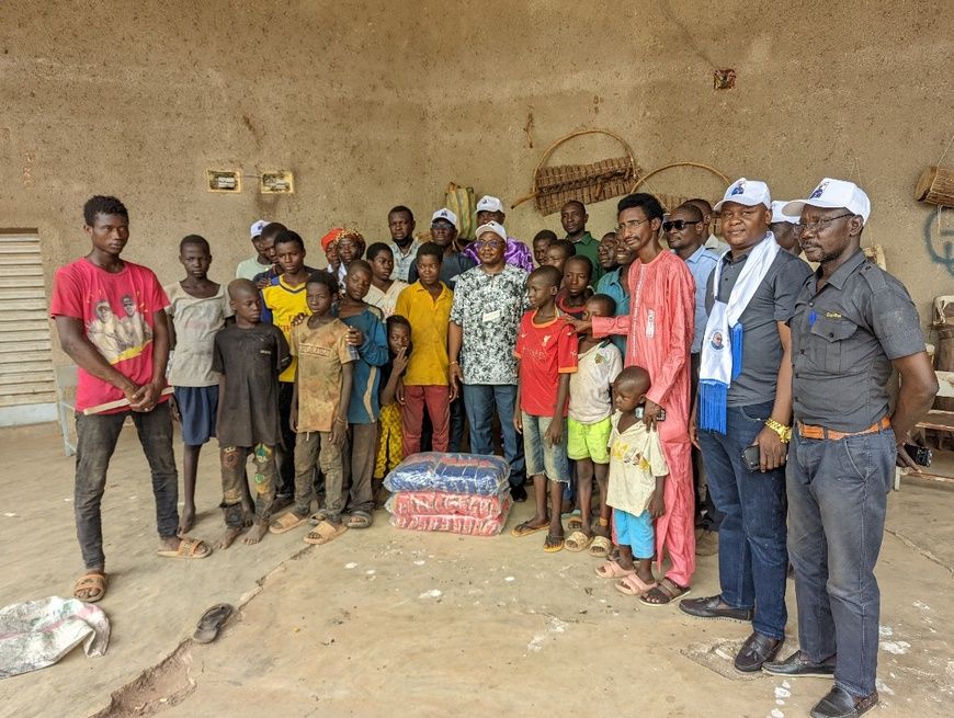 Tchad : Le parti EDS aux côtés des enfants de la rue à Moundou pour soutenir une initiative citoyenne
