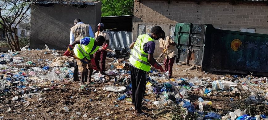 N'Djamena : Citoyenneté Active mène une opération de salubrité à Goudji Charaffa