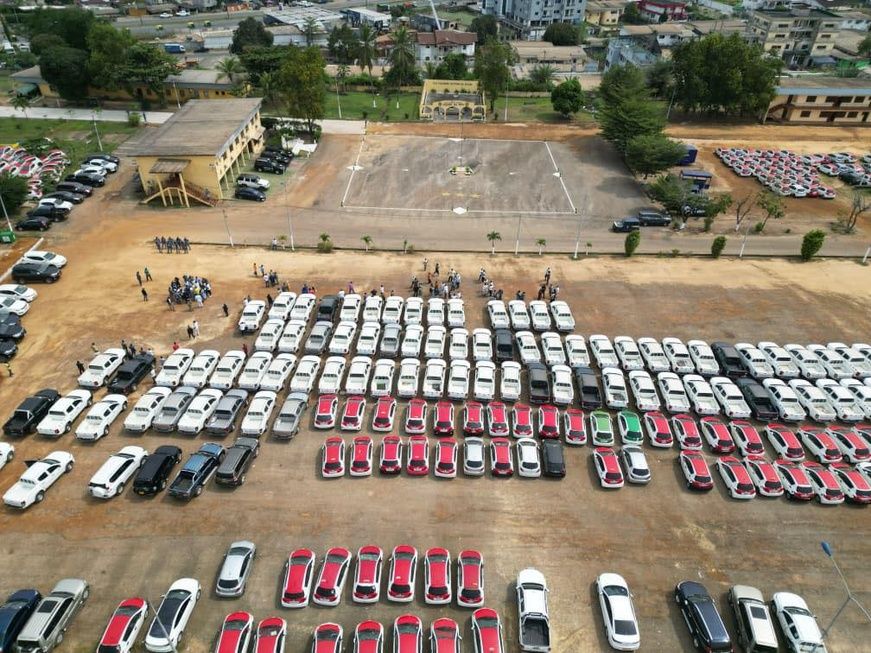 Gabon : Les Commissions Électorales Locales dotées de moyens roulants pour le double scrutin