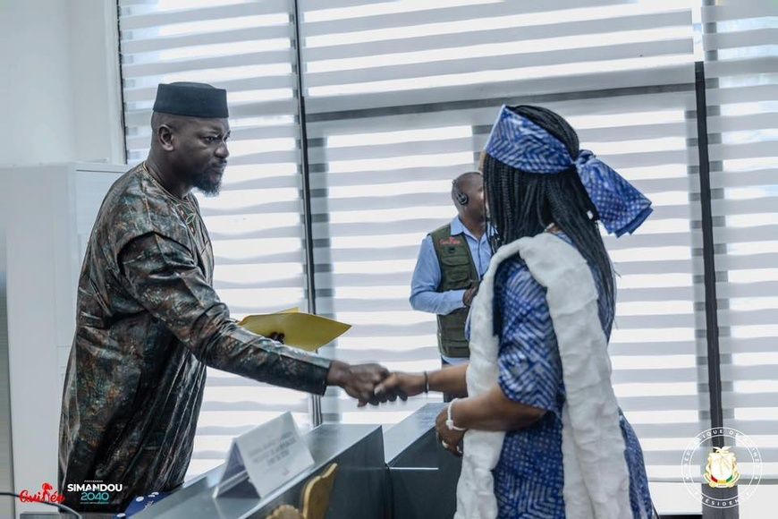 Guinée : Le nouveau Gouvernement prête serment et tient son premier Conseil des ministres