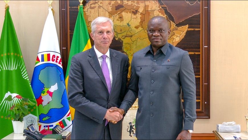 Gabon : le président Oligui Nguema reçoit un officier supérieur des Forces armées américaines