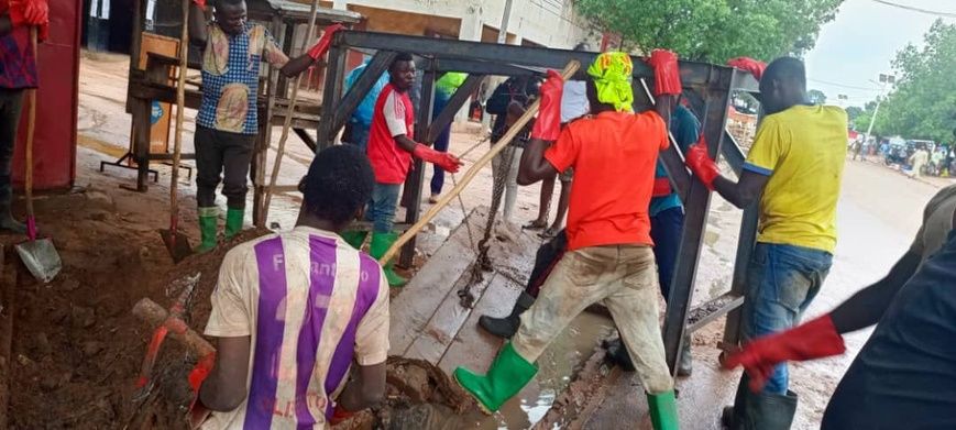 Tchad : Opération de curage des caniveaux à Koumra