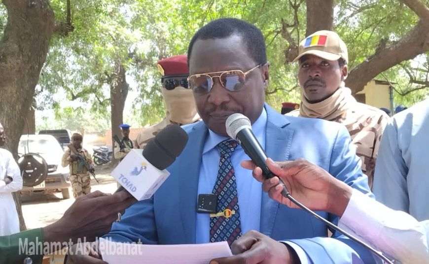 Tchad : l’AJECDES offre des fournitures aux élèves démunis à Am-Timan