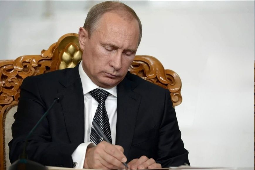 Poutine accuse l’Europe de bloquer les négociations de paix et met en garde contre toute escalade militaire