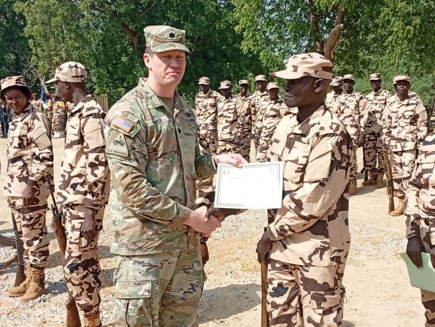 Tchad : la première promotion des sous-officiers spécialistes de l’OGEMIP en fin de formation à Koundoul