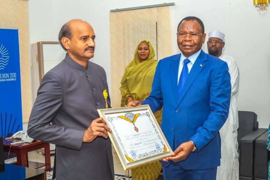 Tchad : L'ambassadeur indien Dr. Hifzur Rahman élevé au grade d'officier de l'ordre national