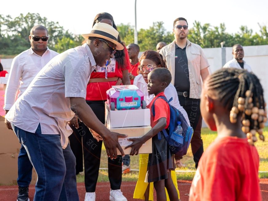 Guinée équatoriale : le vice-président lance la distribution des jouets à Evinayong