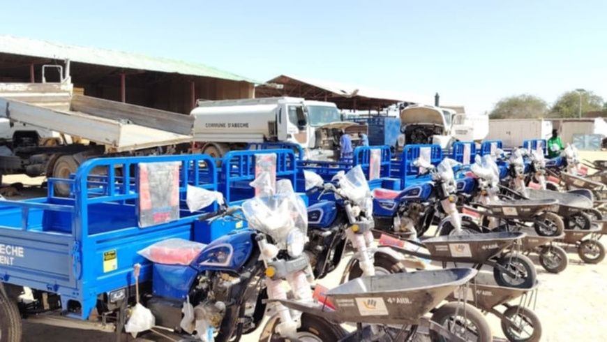 Tchad : à Abéché, la mairie renforce l’assainissement avec la remise de tricycles et d’équipements