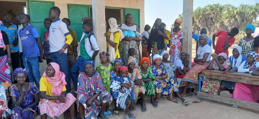Tchad : l’ADID prime les 5 meilleurs élèves de chaque classe de l’école officielle de Dray Mbassa
