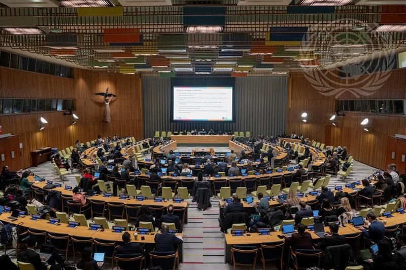 De l'aide sociale aux infrastructures : comment l'ONU a redéfini la prise en charge comme fondement du développement social (