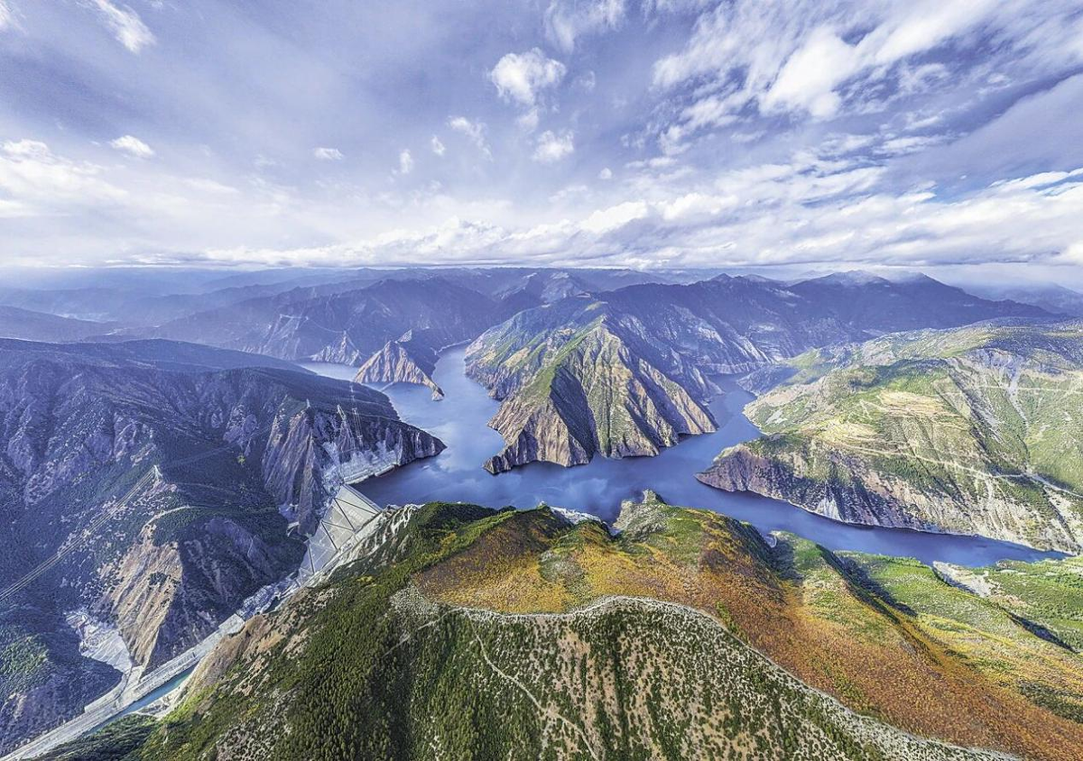 China pioneers green computing in hydropower mountain tunnel