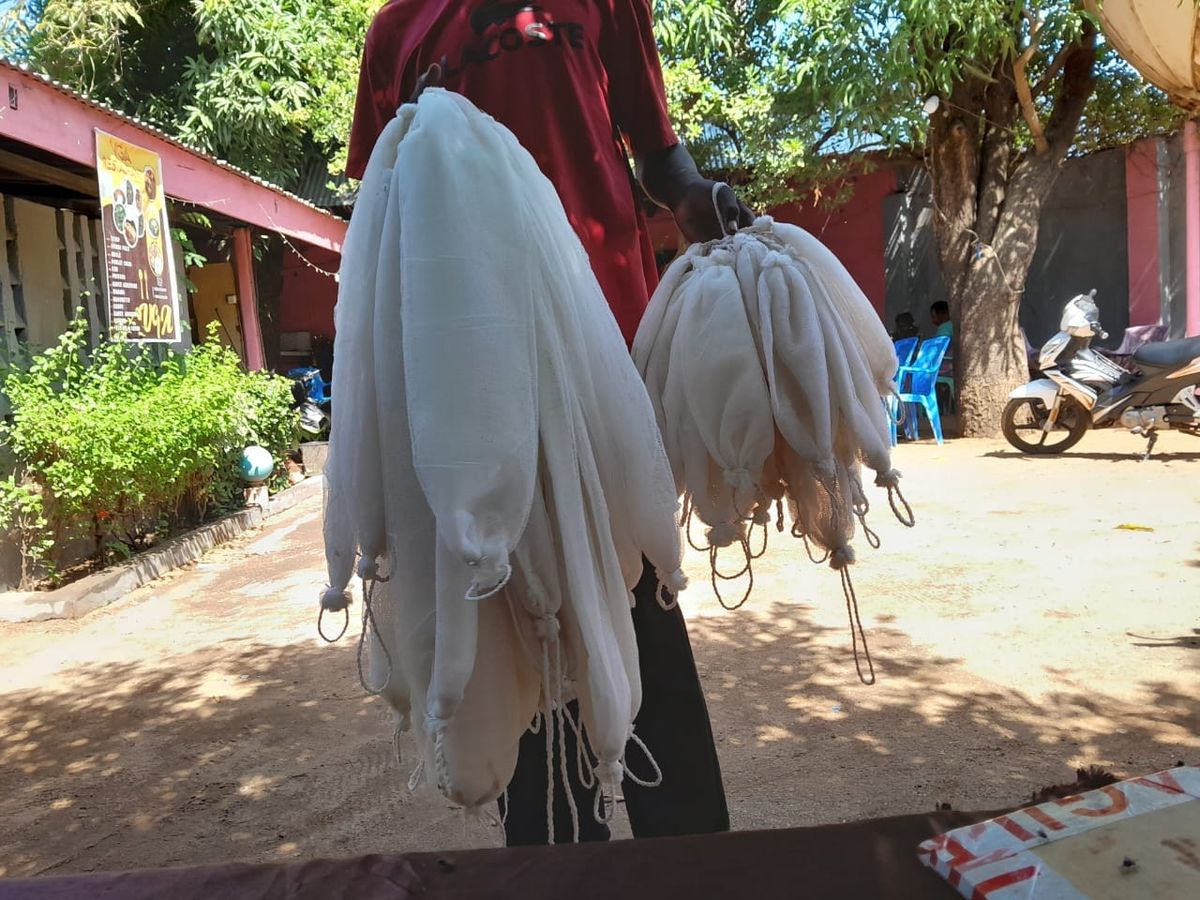 Tchad : les moustiquaires imprégnées détournées de leur usage