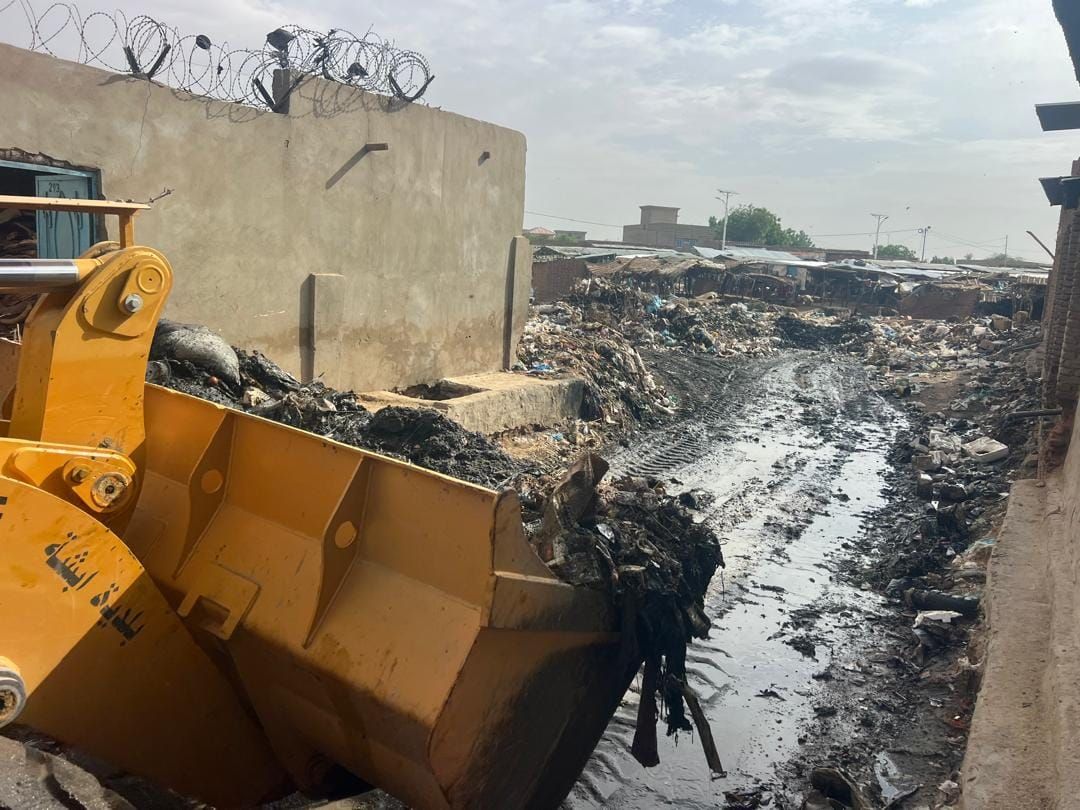 Tchad : curage des caniveaux au marché Torodona d’Abéché, la Mairie appelle au civisme