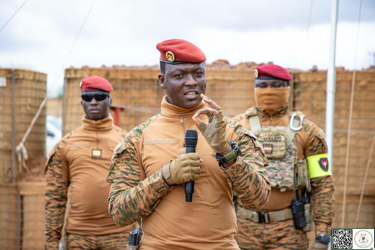 Burkina Faso : le président Traoré exhorte les Forces armées à affronter la menace