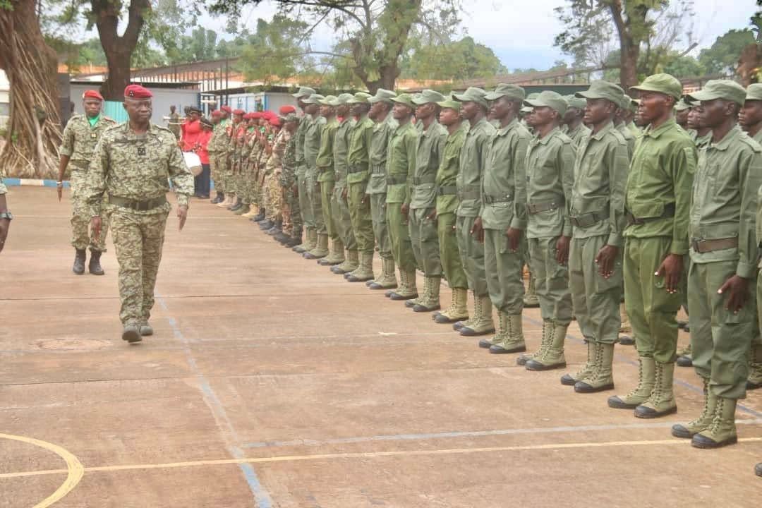 Promotion de 1 800 soldats centrafricains formés en Ouganda