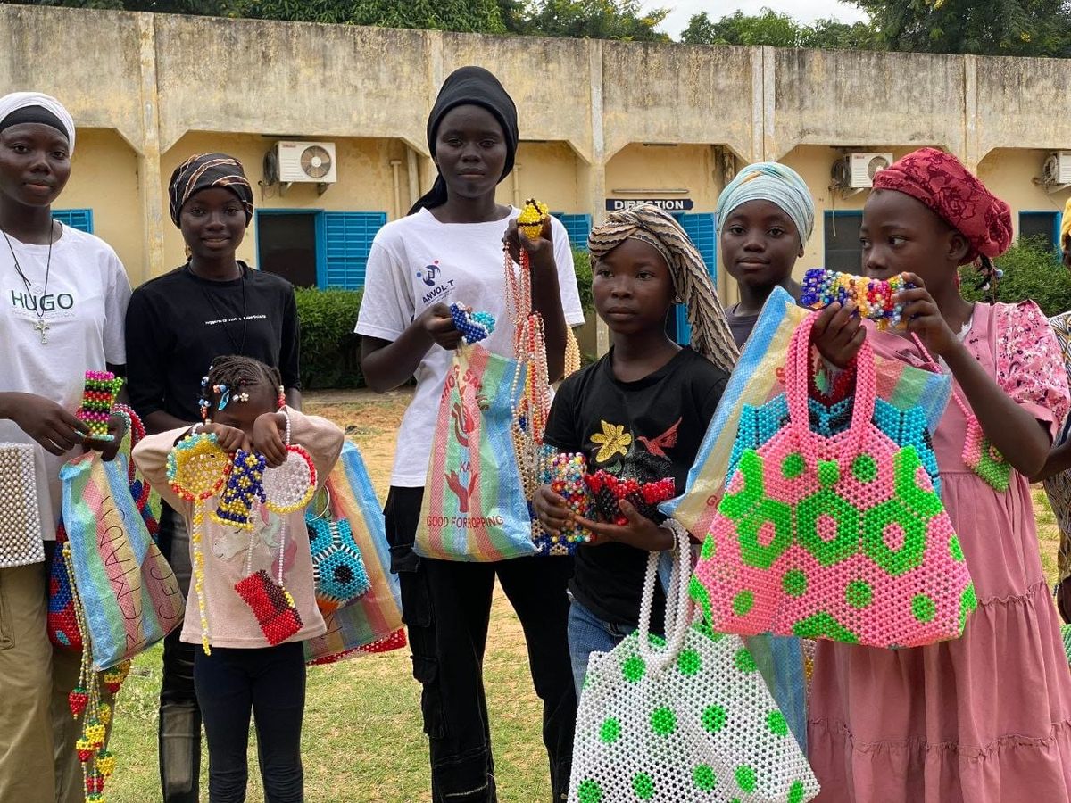 Tchad : des enfants artisans à Sarh, l'art au service de l'éducation