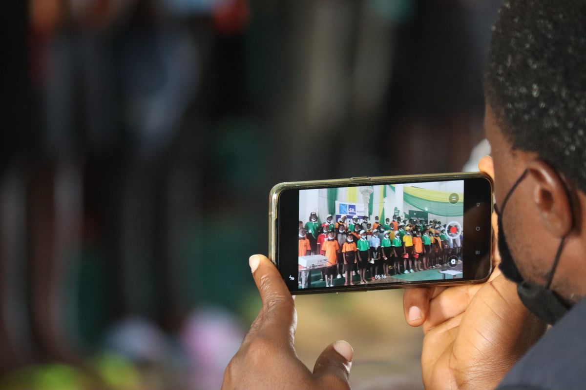 Tchad : comment encadrer l’usage du smartphone chez les élèves ?