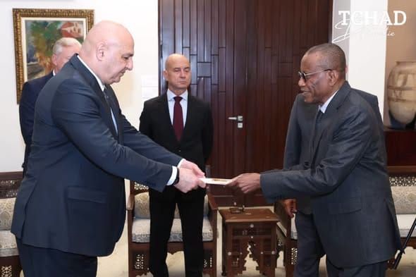 Diplomatie : l'ambassadeur du Tchad présente ses lettres de créance au président libanais