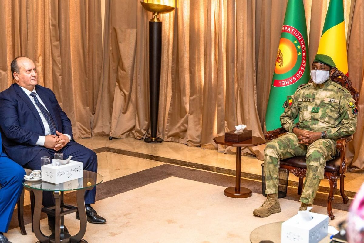 Coopération bilatérale : le président de la Transition reçoit le Premier ministre algérien à Bamako