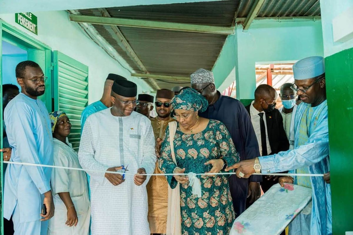 Mali : Assimi Goïta dote trois centres de santé de Bamako en énergie solaire