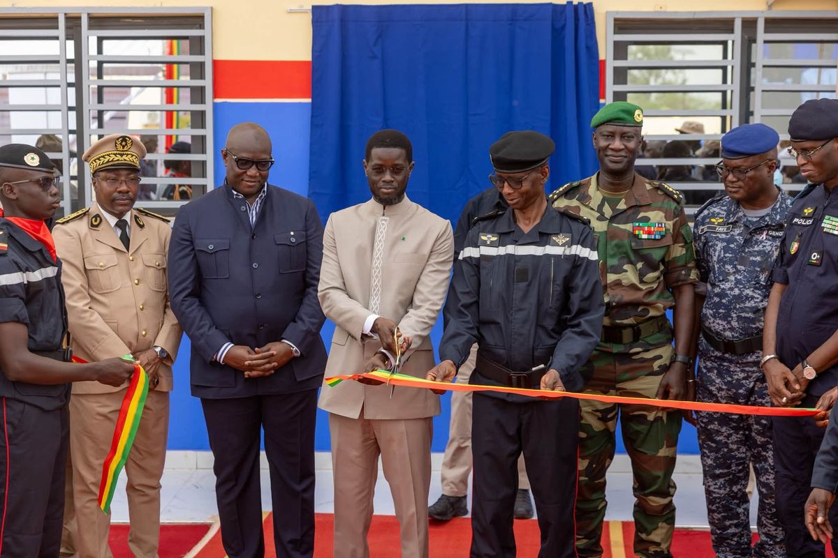 Jeux Olympiques de la Jeunesse : le président Bassirou Diomaye Faye inaugure la caserne de Diamniadio