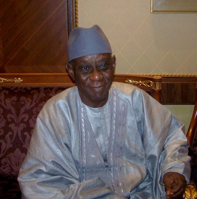 Hommage de l'Union africaine à Cheikh Hamidou Kane : la disparition d'un géant des lettres