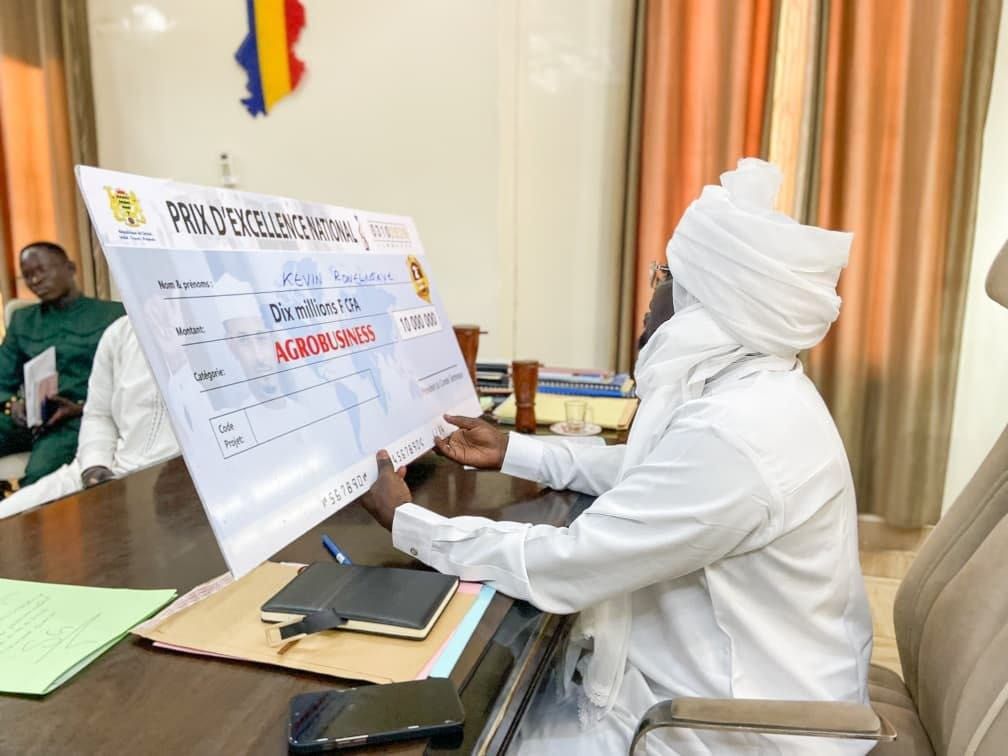 Tchad : au Moyen-Chari, le DGG salue l'excellence d'un jeune entrepreneur