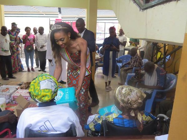 Assistance : Miss Congo au chevet des vieillards de l'Hospice Paul Kamba à Brazzaville