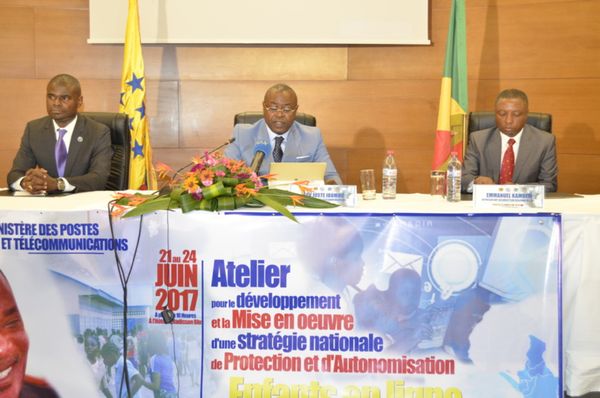 Le ministre Léon Juste Ibombo, à l'ouverture des travaux