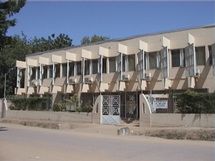 Exterieur du Lycée français Montaigne au Tchad, N'Djamena.