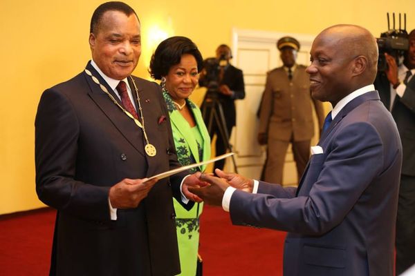 Denis Sassou N'Guesso décoré par José Mario Vaz