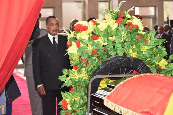 Denis Sassou N'Guesso, au moment du recueillement