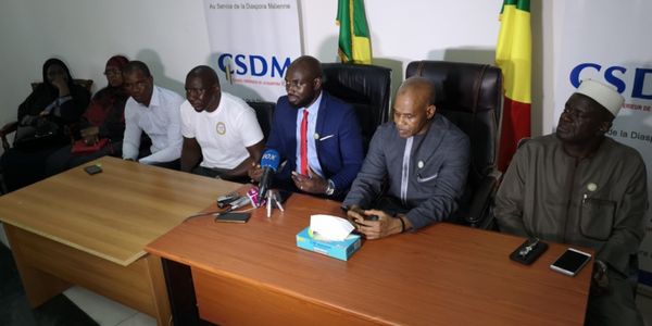 Le président du CSDM-Congo devant la presse.