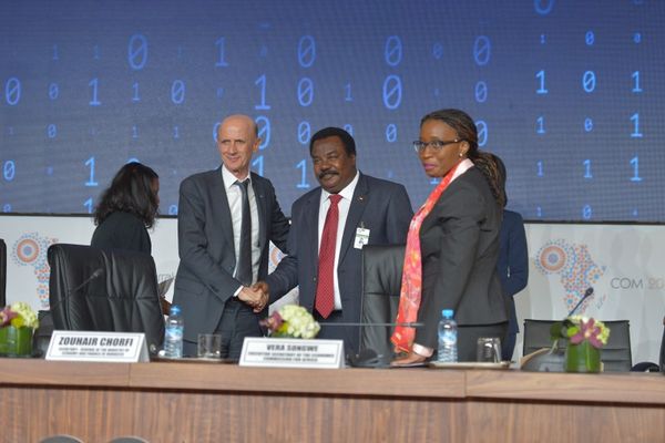 (From left to right) Zouhair Chorfi, Secretary general of the Ministry of Economy and Finance, Morocco, newly elected Chair o