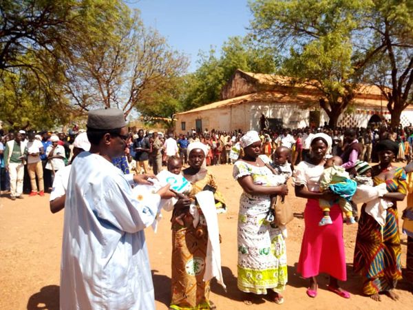 Une farine infantile fortifiée lancée à l'ouest du Tchad pour lutter contre la malnutrition. © Alwihda Info/Foka Mapagne
