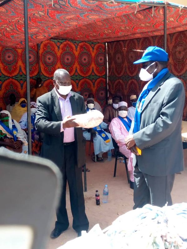 Tchad-Covid 19 : A Mongo, la mission du MPS remet 11 000 caches nez à la population : ©️ Béchir Badjoury/Alwihda Info