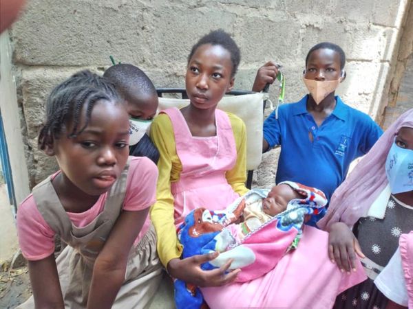 Tchad : abandonné par sa mère, un nouveau né recueilli par un orphelinat à N'Djamena. © Aristide Djimalde/Malick Mahamat/Alwi