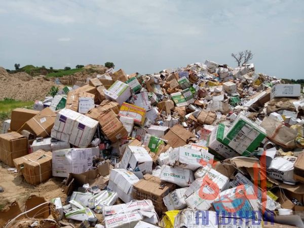 Tchad : incinération d'importantes quantités de produits illicites ou frauduleux. © Kelvin Djetoyo/Alwihda Info