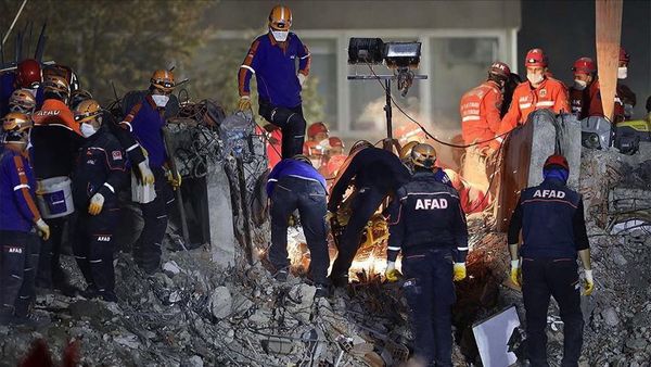 Séisme en Turquie : un nouveau bilan d'au moins 105 morts et 144 blessés. © Anadolu Agency