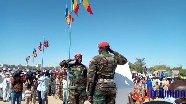 Tchad : cérémonie de prise d'armes à Abéché pour la fête du 1er décembre