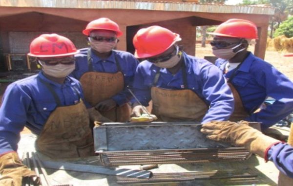 Tchad : des jeunes déscolarisés se forment à la fabrication d'équipements agricoles au Moyen-Chari